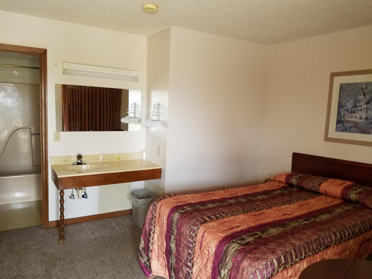 Paoli Midwest Inn מראה חיצוני תמונה